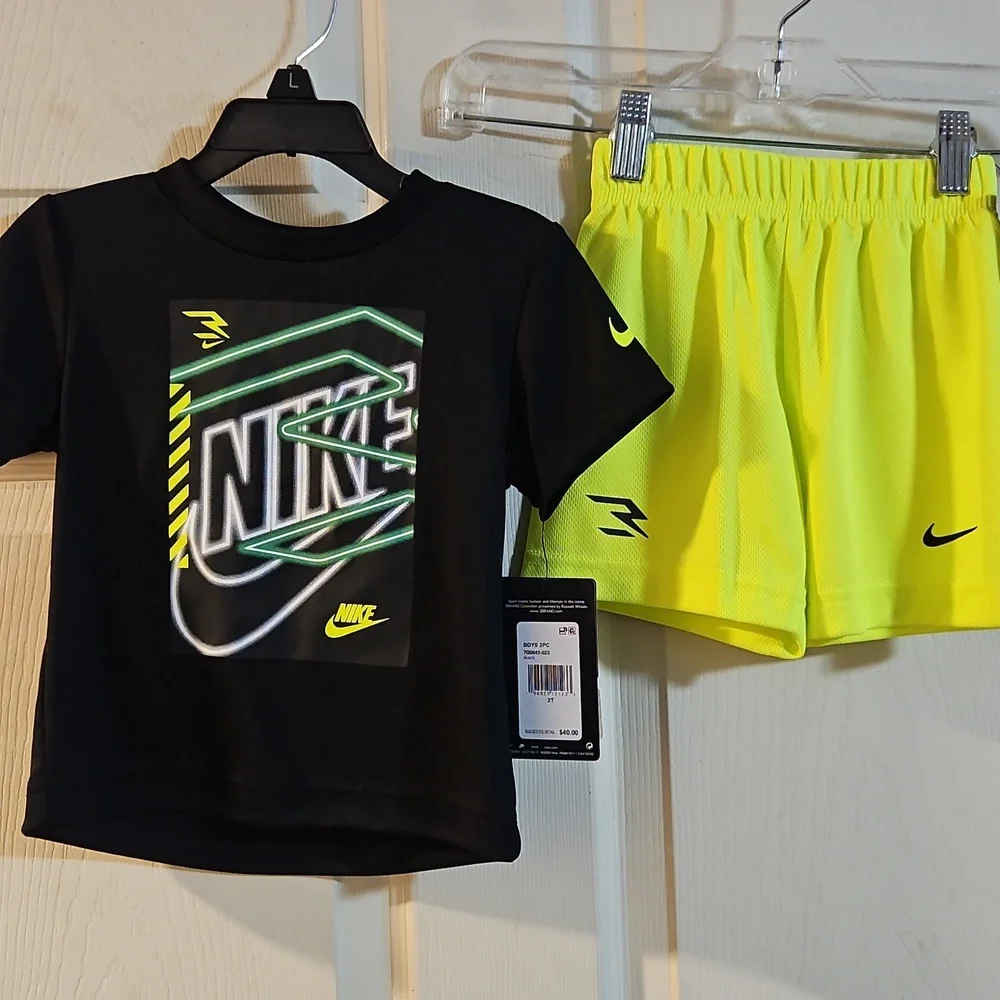 NIKE 3 BRAND 2 Piece Toddler Outfit: Black/Yellow: New With Tags: Size 2T